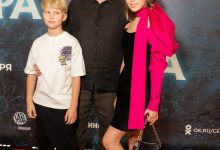 Фото - Юлия Пересильд и Алексей Учитель поддержали старшую дочь Анку на премьере фильма «Тибра»