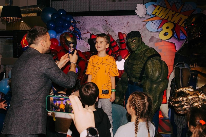 Сергей Лазарев показал фото с вечеринки в честь восьмого дня рождения сына